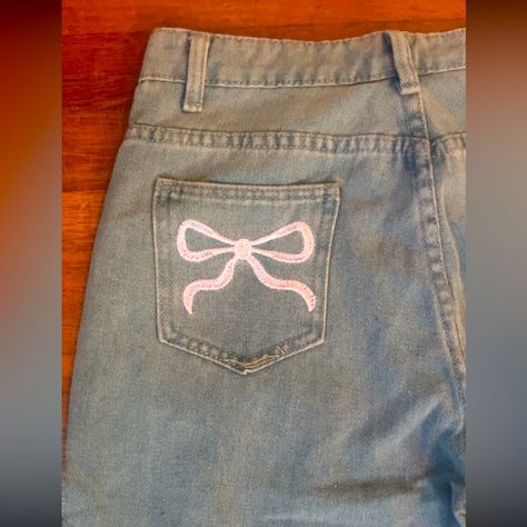 Love These Jeans!!! I Bought Them On Etsy And Have Never Worn Them! I Bought A Size Large And They Fit Like A Medium, That Is The Only Reason I’m Selling Them. Spirt Week Pants, Spirit Jeans Ideas Homecoming, Freshman Pants Ideas, Pep Rally Jeans, Senior Pants Ideas Pink, Pink And White Senior Jeans, Paint Ideas On Jeans, Birthday Jeans Painted, Sorority Painted Jeans