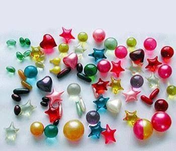 Bath pearls! Me and my mum would always buy these for eachother from Body shop and Boots #LJM Bath Oil Beads, Bath Beads, Bath Pearls, 1980s Childhood, Childhood Memories 90s, Bath Oil, Kinds Of Shapes, 90s Toys, 90s Childhood