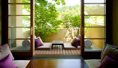 Lovin’ these Balcony gardens………. | Design Lovin' Japanese Balcony, Japanese Apartment, Apartment Balcony Garden, Japanese Home Design, Small Balcony Garden, Small Balcony Design, Home Balcony, Japanese Interior Design, Asian Home Decor