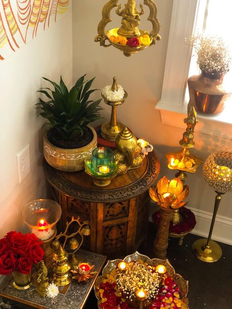 Diwali Decoration Ideas, Diwali Candles, Indian Room Decor, Colourful Living Room Decor, Diwali Decorations At Home, India Home Decor, Decorate Home, Diy Diwali Decorations, Ethnic Home Decor