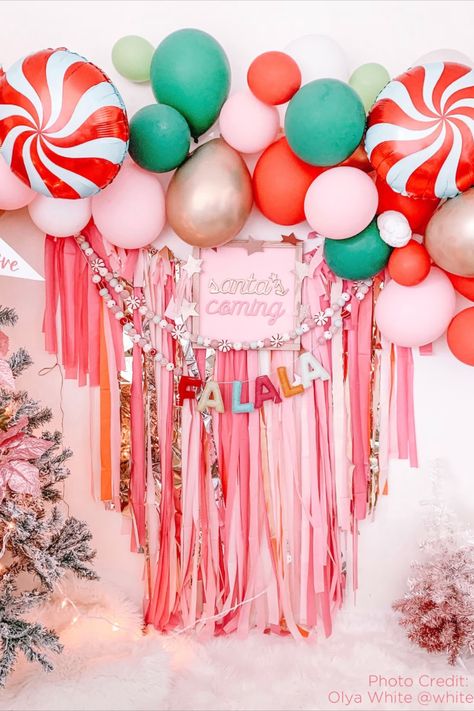 Santa Village, Christmas Party Backdrop, Christmas Booth, Holiday Balloons, Red Christmas Decor, Christmas Party Themes, Red Green Christmas, Pink Christmas Decorations, Christmas Birthday Party