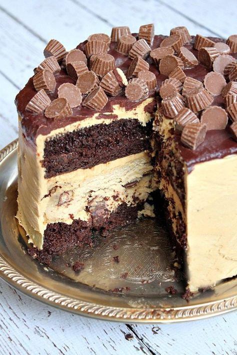 Pb Cheesecake, Lekker Resepte, Cup Cheesecake, Super Torte, Cheesecake Cake Recipes, Peanut Butter Cup Cheesecake, Chocolate Peanut Butter Cups, Peanut Butter Cheesecake, Peanut Butter Desserts