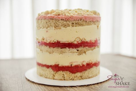 Drool worthy Strawberry Lemon Layer Cake, recipe by Christina Tosi (Momofuku Milk Bar). © 2015 Sugar + Shake Milk Bar Style Cake, Liquid Cheesecake, Milk Bar Cake, Milk Bar Recipes, Strawberry Lemon Cake, Jam Homemade, Lemon Layer Cake, Christina Tosi, Momofuku Milk Bar