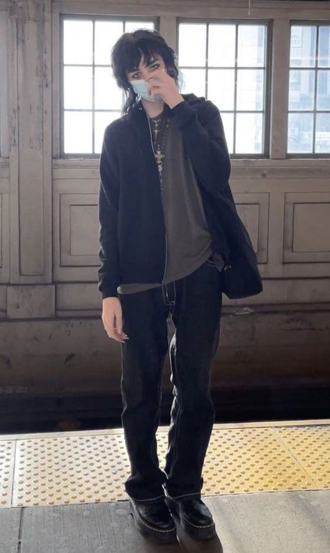 New York Train, Masc Outfits, Androgynous Fashion, Looks Street Style, Cool Fits, Streetwear Outfits, Mens Casual, Grunge Outfits, Aesthetic Outfits