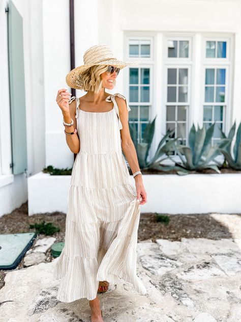 Boho Beach Dress Casual, Summer Beach Dresses For Women, Beige Beach Dress, Neutral Beach Photo Outfits, Beach Outfits For Photoshoot, Beach Photo Shoot Outfits Family, What To Wear Beach Family Photos, Outfit Ideas For Beach Family Pictures, What To Wear For Beach Photos