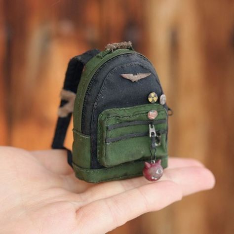 Mini Backpack Diy, Miniature Backpack, Tiny Purses, Doll Backpack, Diy Doll Miniatures, Mini Clothes, Mini Accessories, Mini Craft, Male Doll