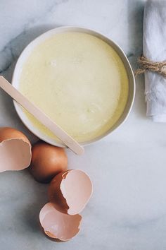 5 Simple Egg White Masks for Every Skin Type Egg White Mask, Egg White Face Mask, White Masks, Sugar Scrub Homemade, Face Scrub Homemade, White Face Mask, Forehead Wrinkles, Easy Eggs, Oily Skin Care