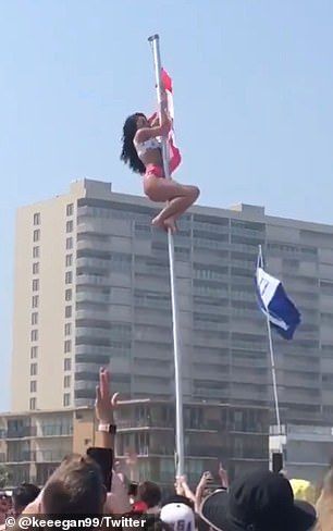 College student falls from flag poll during spring break party | Daily Mail Online Million Dollar Smile, Spring Break Party, Spring Break College, Pre Med Student, South Beach Florida, Dewey Beach, Pre Med, South Padre Island, University Of Kansas