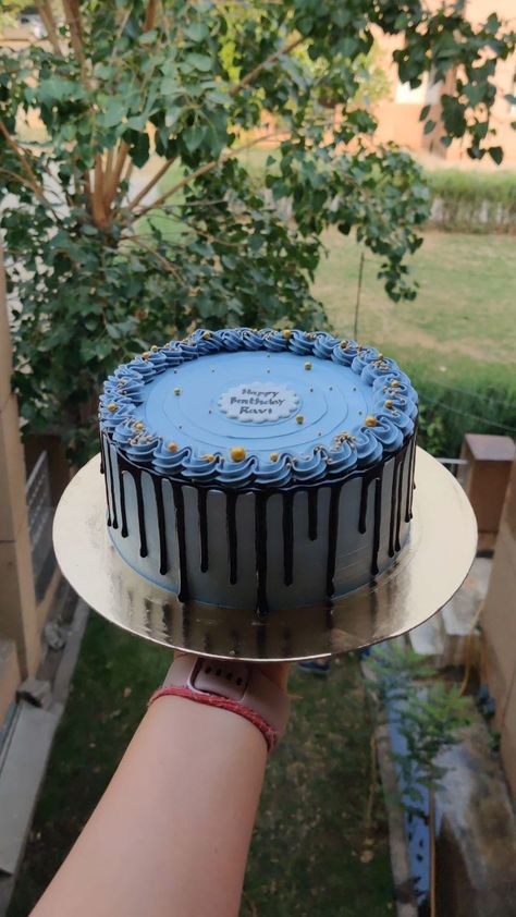 Shilpi Rathor | Simple cake for men... Nozzle N5 ( 2 drops blue & 1 drop black to make the colour shade) #reels #reelsvideo #instareels #instacake… | Instagram Mens Birthday Cake Simple Blue, Mini Cake Simple, Simple Blue Birthday Cake, Blue Birthday Cake For Men, Simple Cake For Men, Men Cakes Birthday Creative, Bday Cake For Men, Shades Of Blue Cake, Men Cakes Birthday