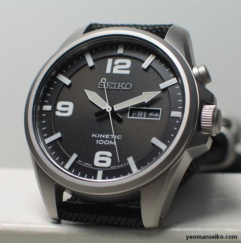 Seiko Kinetic – SMY143P1 | Yeoman's Watch Review Seiko Kinetic, Military Style Watches, Mens Watches Military, Seiko Mod, Seiko Men, Silver Pocket Watch, Field Watches, Skeleton Watches, Watch Review