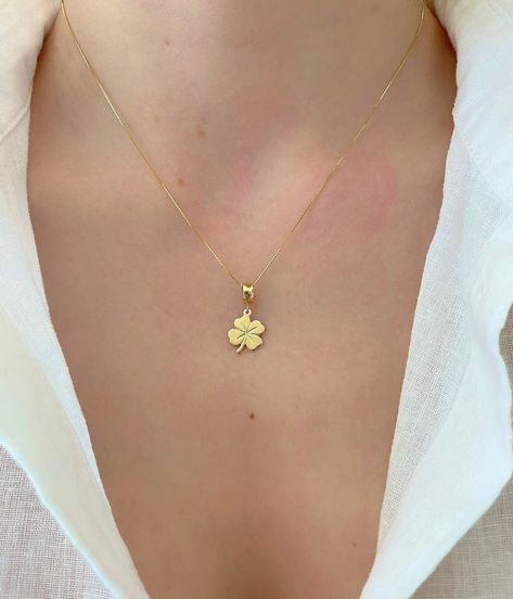 14K Solid Yellow Gold Four Leaf Clover Pendant Charm Four - Etsy Gold Four Leaf Clover, Four Leaf Clover Charm, Gold Bracelet Simple, Clover Jewelry, Fancy Jewelry Necklace, Pretty Jewelry Necklaces, Clover Pendant, Clover Charm, Forever Jewelry