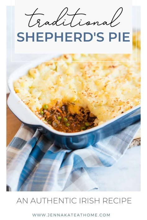 Irish Shepherd's Pie - the easy traditional recipe I grew up eating in Ireland. Authentic Shepherds Pie Recipe, Sheperd Pie Recipe, Irish Shepherds Pie Recipe, Recipe Shepherds Pie, Meat Casseroles, Shepherds Pie Recipe Healthy, Traditional Shepherds Pie, Irish Magic, Shepards Pie Recipe