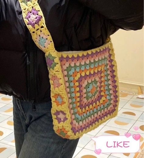 Granny Square Easy, Mochila Crochet, Poncho Crochet, Crochet Fairy, Autumn Ideas, Granny Square Bag, Crochet Fashion Patterns, Granny Square Crochet Pattern, Crochet Free