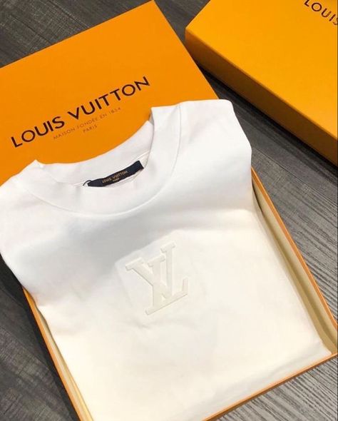 Lv Shirts For Men, Lv T Shirt, Wealthy Lifestyle Luxury, Abercrombie T Shirt, Wealthy Lifestyle, Cool Shirt Designs, Fashion Shoes Heels, T Shorts, Western Dresses