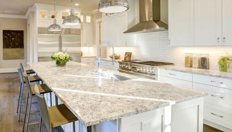 Kitchen Design Granite Countertops, Colonial White Granite, Granite Countertops Colors, Moms Kitchen, White Granite Countertops, Outdoor Kitchen Countertops, Kitchen Technology, Modern Farmhouse Kitchen, Farmhouse Kitchen Design