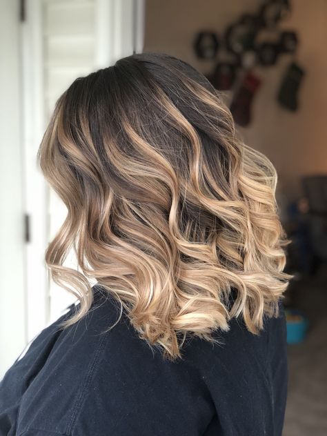 Balayage Hair For Round Face, Caramel Honey Bayalage Brunette, Coffee Brown Hair, Coffee Hair, Summer Highlights, Vlasové Trendy, Brown Hair With Blonde Highlights, Hair Color Light Brown, Brown Hair Balayage