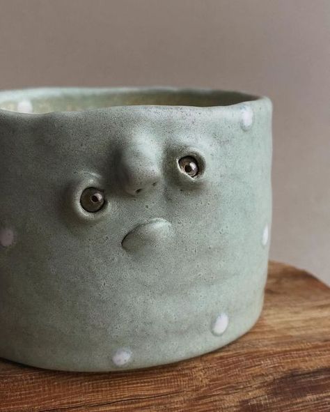 Love in Pottery on Instagram: "cute ceramic mug by @__mariamoon ! 🙈😘💚 FOLLOW👉 @loveinpottery for more pottery contents ☕️ ! Credit 📷💚 @__mariamoon visit their page and support 💕 Follow us on @musthomeguide (Interior Lovers) @mustvisitguide (Travel Lovers) & @dailyartlist (Art Lovers) ! #porcelain #ceramique #clay #ceramic #instapottery #handmadeceramics #stoneware #contemporaryceramics #ceramicart #ceramics #design #craft #art #glaze #keramik #homedecor #handmade #ceramicartist #ceramicsculpture #artist #sculpture #ceramica #pottery #interiordesign #pottersofinstagram #ceramicstudio" Face Ceramics Ideas, Pottery With Faces, Brain Pottery, Ceramic Anatomy, Valentine Ceramics Ideas, Weird Ceramics, Pottery Glaze Ideas, Ceramic Sculpture Ideas, Face Pottery