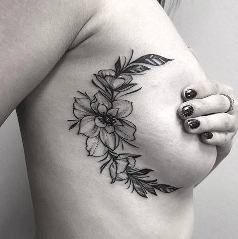 Floral Breast Tattoo, In Between Breast Tattoos For Women, Side Breast Tattoos For Women, Side Breast Tattoo, Rose Underboob Tattoo, Underbreast Tattoo, Under Breast Tattoo, Matching Bff Tattoos, Cover Up Tattoos For Women