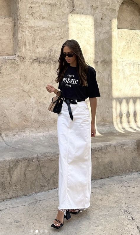 White Long Jean Skirt Outfit, Denim Maxi Skirt Summer, Cream Denim Maxi Skirt Outfit, Long White Jean Skirt Outfit, White Demin Skirt Outfit, Modest Looks For Summer, White Denim Maxi Skirt Outfit, Modest Summer Outfits Skirts, Long Straight Skirt Outfit