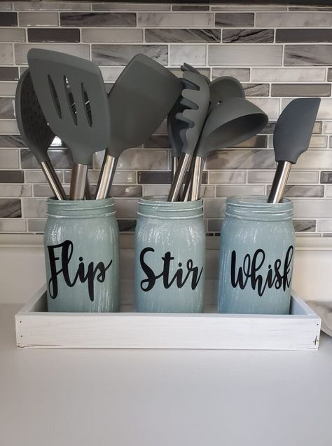 DIY Mason Jar Kitchen Utensil Holder Kitchen Makeover Farmhouse, Mobile Home Kitchen Makeover, Utensils Holder Diy, Rustic House Decor, Mason Jar Utensil Holder, Double Wide Mobile Home, Mobile Home Kitchen, Mason Jar Kitchen, Selling Crafts