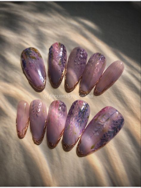 Brown And Lavender Nails, Wicked Inspired Nails Galinda, Halloween Fairy Nails, Wisteria Nail Art, Rapunzel Nail Ideas, Elvish Nails, Rapunzel Themed Nails, Bridgerton Nails Inspired, Wisteria Nails