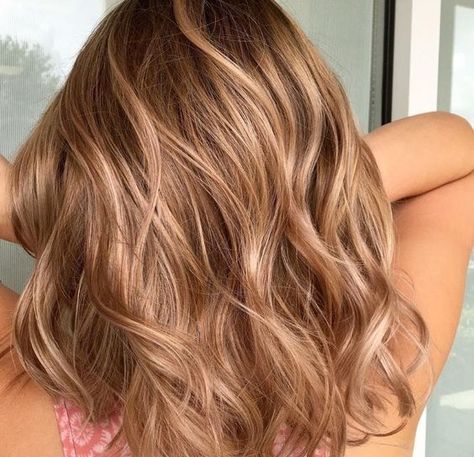 Pelo Color Caramelo, Short Ombre Hair, Followers Instagram, Balayage Blonde, Caramel Hair, Hair Artist, Honey Blonde Hair, Brown Hair Balayage, Honey Hair