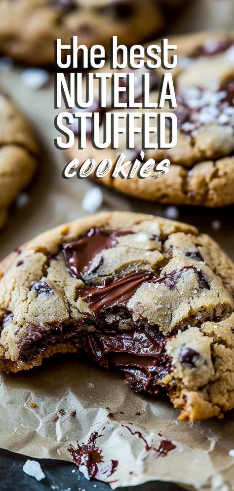 Nutella-Stuffed Chocolate Chip Cookies [30 Minutes] – Chasety Nutella Stuffed Chocolate Cookies, Nutella Filled Cookies, American Chocolate Chip Cookies, Nutella Stuffed Cookies, Nutella Dessert Recipes, Nutella Cookies Recipe, Nutella Chocolate Chip Cookies, Big Cookies, Stuffed Cookies