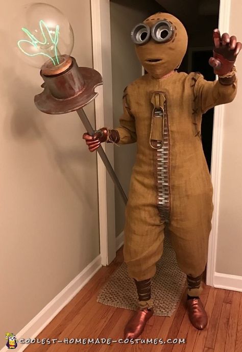 Coolest 1000+ Homemade Costumes You Can Make! Unique Disney Costumes, Disney Characters Costumes Diy, Diy Disney Costume, Halloween Costumes For School, Costumes From Movies, Horror Costumes, Original Costumes, Awesome Costumes, School Hallway