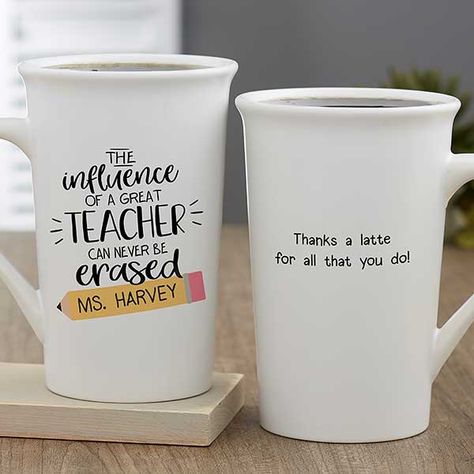 Teachers Mugs Ideas, Teacher Mug Ideas, Teachers Day Mug Design, Teacher Cup Ideas, Teacher Day Gifts Ideas, Teacher Mug Gift Ideas, Teacher Personalized Gifts, Beer Cozies, Mugs For Teachers