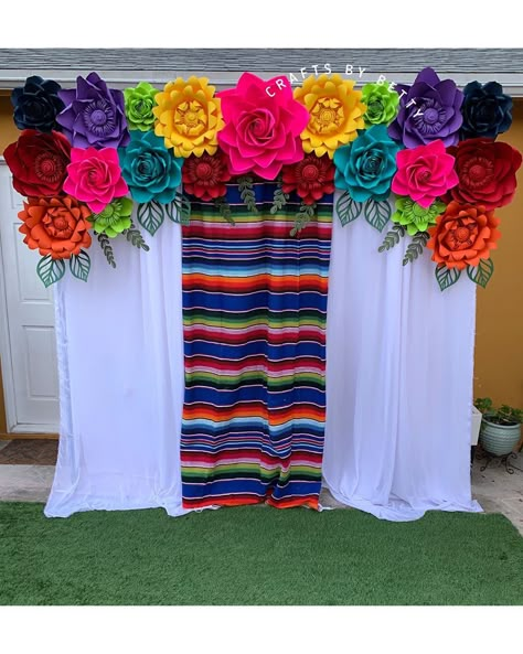 Fiesta Picture Backdrop, Mexican Flower Backdrop, Mexican Fiesta Backdrop Ideas, Mexican Party Backdrop Ideas, Mexican Backdrop Ideas, Mexican Party Backdrop, Mexican Decorations Party, Mexican Theme Backdrop Ideas, Mexican Theme Backdrop