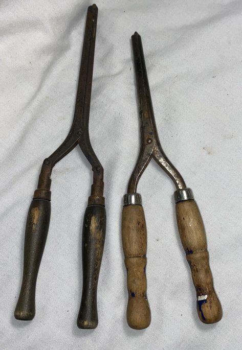 Up for sale is a fantastic set of ( 2) Antique Curling Irons- Nice !!. Check out the photos, low price!! Thanks for looking!! T-82 Antique Hand Tools Vintage, Antique Kitchen Tools, Antique Kitchen Gadgets, Antique Kitchen Utensils, Antique Hand Tools, Polar Bear Christmas, Antique Christmas Ornaments, Curling Irons, Bear Christmas