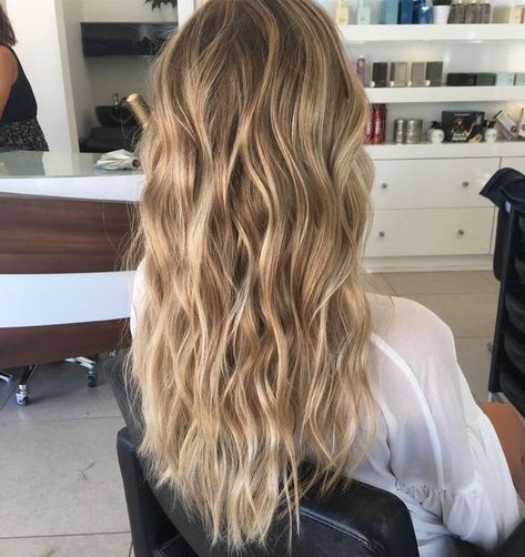 Vlasové Trendy, Honey Hair, Hair Done, Balayage Hair Blonde, Blonde Hair With Highlights, Brown Blonde Hair, Long Blonde, Tone Hair, Long Blonde Hair