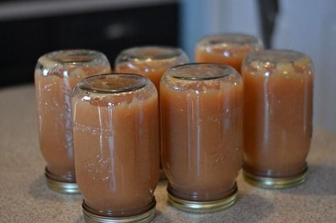 Canning fast & easy: Canning applesauce without a canner. How To Can Applesauce, Can Applesauce, Applesauce Recipes, Water Bath Cooking, Homemade Staples, Canning Applesauce, Fruits Recipes, Canned Applesauce, Canning Apples