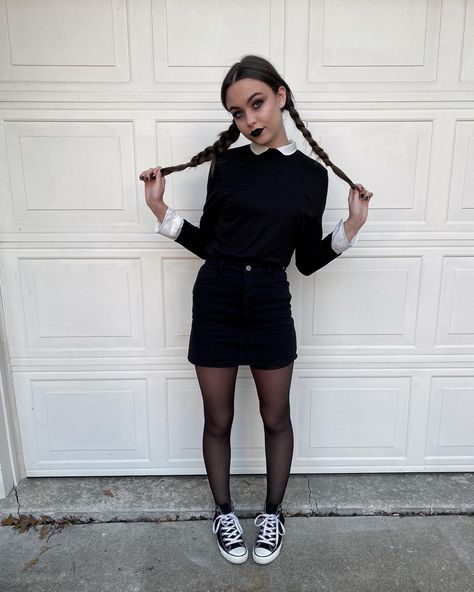 Halloween Wednesday Addams Costume, Wednesdays Costumes, Wednesday Adam's Costumes, Party Halloween Outfits, Wendy Adams Halloween Costume, Wednesday Addams Dress Up, Cute Wednesday Addams Costume, Halloween Costumes All Black Outfit, Black Dress Halloween Outfit