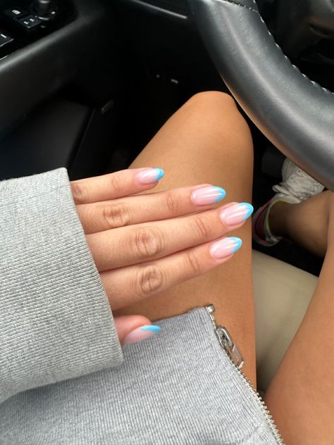 Turquoise French Tip Nails Almond, French Tip Nails Bule, Nails French Tips Color, Teal Tips Nails, Summer Vacation Nail Inspo Almond, Vacation Nail Inspo French Tip, Aqua French Tips, Spring Break Nail Ideas Blue, Light Blue French Tip Nails Acrylic Almond