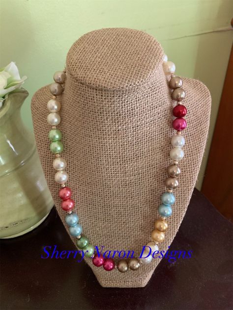 This multi-color pearl necklace is made from high quality glass pearls. This necklace is perfect for any occasion. Solitaire Necklace Diamond, Necklace For Wedding, Multicolor Pearl Necklace, Diamond By The Yard, Single Pearl Necklace, Dainty Diamond Necklace, Single Pearl, Solitaire Necklace, Doll Jewelry