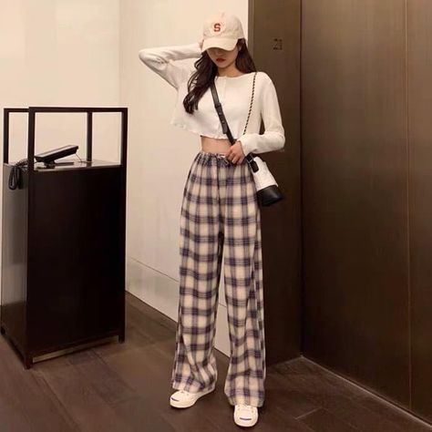 korean fashion spring summer style outfit wide leg red check trousers white crop top casual Korean Fashion Summer Dresses, Pakaian Crop Top, Check Trousers, Outfit Korean Style, Mode Grunge, Trousers White, Korean Fashion Summer, Korean Casual Outfits, Korean Fashion Dress