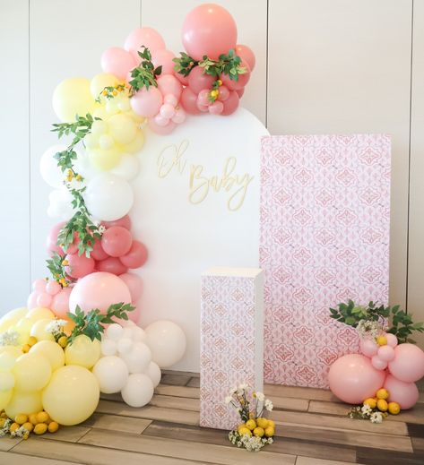 Lemon Baby Shower 🍋 Centerpieces by client #lemon #lemontheme #lemonthemebabyshower #lemonthemebabyshower🍋 #pinktile #positanobabyshower #pinkpositano #positanoballoonarch #positanoballoons #babyshower #babyshowerideas #pinklemontheme #pinklemonbabyshower Lemon Baby Shower Theme Girl, Lemon Baby Shower Theme, Girl Shower Themes, Baby Shower Yellow, Pink Tiles, Strawberry Lemon, Yellow Baby, Pink Lemon