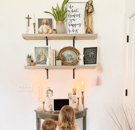 Christian Home Altar Ideas, Shayne Table, Prayer Alter Ideas Home Altar Catholic, Prayer Nook Ideas, Prayer Altar At Home, Altar Ideas Catholic, Christian Altar Ideas For Home, Catholic Decor Home Ideas, Catholic Home Altar Ideas