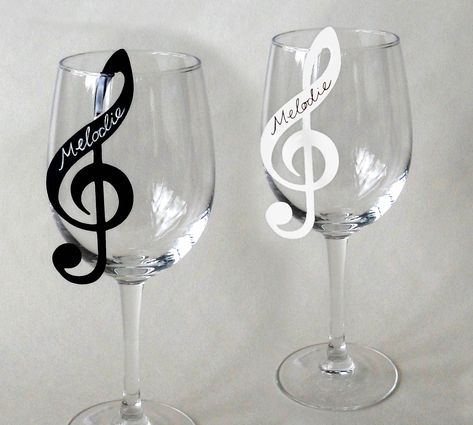 Treble Clef Shaped Place Cards Pack of 10. Unusual treble clef musical note shapes that can be hung from wine glasses as decorations or place/ name cards, the perfect finishing touch to your place settings, for a music themed party, wedding or event.   Each treble clef measures approx 4 inches tall. Made from 210gsm card.  Supplied blank, ready for you to write your guest's names on them. Choose from black or white.   (Wine Glass not included) Wine Glass Decorations, Music Centerpieces, Music Themed Rooms, Broadway Party, Wine Glass Decor, Music Themed Parties, Music Themed Wedding, Wedding Name Cards, Musical Theme