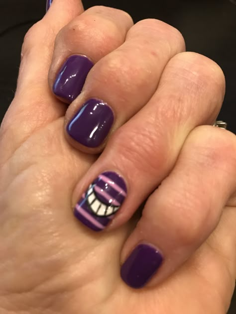 Cheshire Cat Nail Art, Mad Hatter Nail Designs, Mad Hatter Nail Art, Cheshire Cat Nails Design, Nails Characters, Cheshire Cat Nails, Tim Burton Nails, Toes Nail Art, Cheshire Cat Makeup