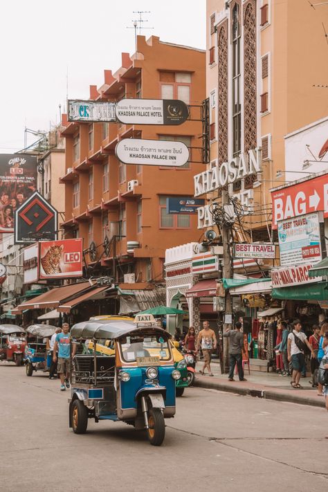 Thailand Street Photography, Bangkok Street Photography, Bangkok City Night, Travel Tattoo Ideas Unique, Thailand Bangkok City, Bangkok Thailand Aesthetic, Travel Tattoo Sleeve, Traveler Tattoos, Thailand Street Food