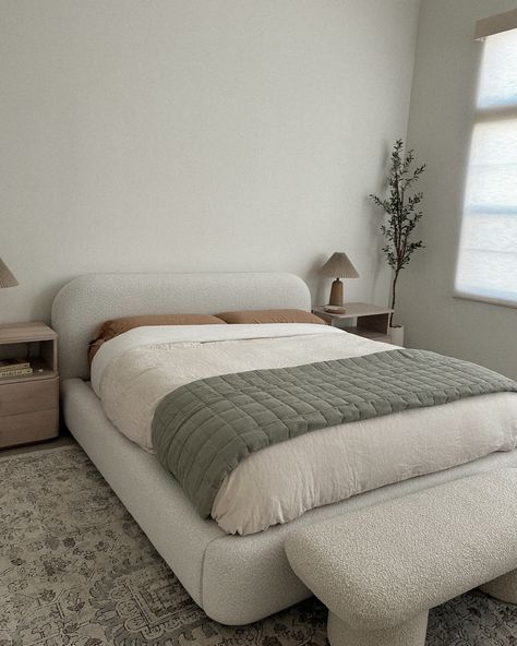 my version of a modern organic earthy bedroom 🌞🌱🤎 #neutralhome #earthybedroom #bohobedroom #apartmentideas #homedecor #wabisabihome #minimalisthome #minimalistinterior #japandidecor #deserthome #beigeaesthetic Beds Ideas Aesthetic, Bali Bedroom, Beds Ideas, Neutral Bedroom Decor, Earthy Bedroom, Parents Room, Organic Aesthetic, Neutral Home Decor, Dream Apartment Decor