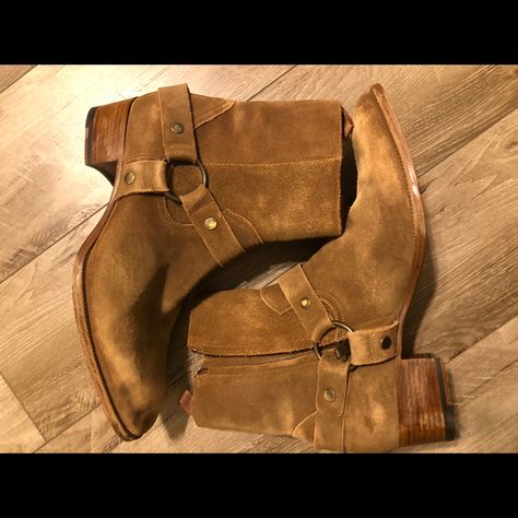 Wyatt Boots, Boots Men Outfit, Saint Laurent Boots, Brown Heeled Boots, Saint Laurent Shoes, Selling On Poshmark, Men's Boots, Luxury Items, Biker Boot