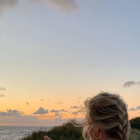 Victoria Xenia Quitzau on Instagram: "🌅🌅🌅" On Instagram, Instagram