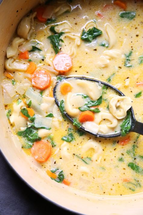 Tortellini Soup With Cream Cheese, Spinach And Cheese Tortellini, Soup With Cream Cheese, Cream Cheese And Spinach, Meatless Soups, Cheese Tortellini Soup, Spinach Tortellini Soup, Spinach Tortellini, Tortellini Recipes