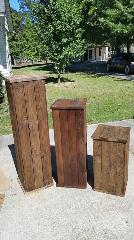 Wood Pedestal Plant Stand - Ideas on Foter Well Pump Cover, Minimalist Home Decor Ideas, Wood Pedestal Stand, Plant Pedestal, Recycled Wood Projects, Door Ways, Home Decor Ideas Kitchen, Garden Nails, Awesome Woodworking Ideas