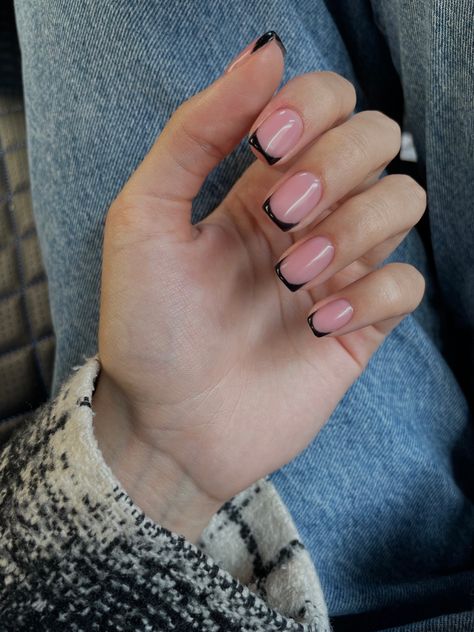 Dusty Pink And Black Nails, Black French Tip Biab, Pink Base And Black French Tip Nails, Coloured French Manicure, Dusty Pink Nails, Black French Manicure, Black French Nails, Black French Tip, Black Manicure