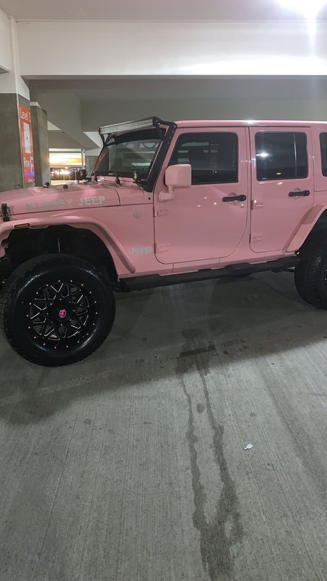 Jeep Wrangler Girly, Pink Jeep Wrangler, Pink Car Accessories, White Jeep, Barbie Car, Pink Jeep, Custom Jeep Wrangler, Jeep Wrangler Accessories, Girly Car