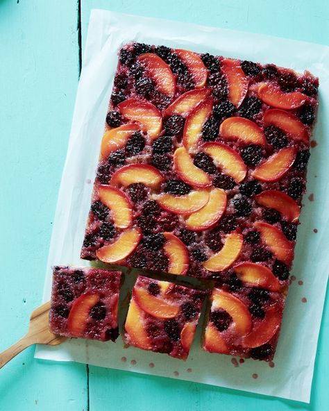 Recipe: Blackberry and Nectarine Upside-Down Sheet Cake | Kitchn Peanut Butter Sheet Cake, Moist Yellow Cakes, Pumpkin Sheet Cake, Chocolate Sheet Cake, Homemade Dessert, Torte Cupcake, Sheet Cake Recipes, Gateaux Cake, Classic Cake